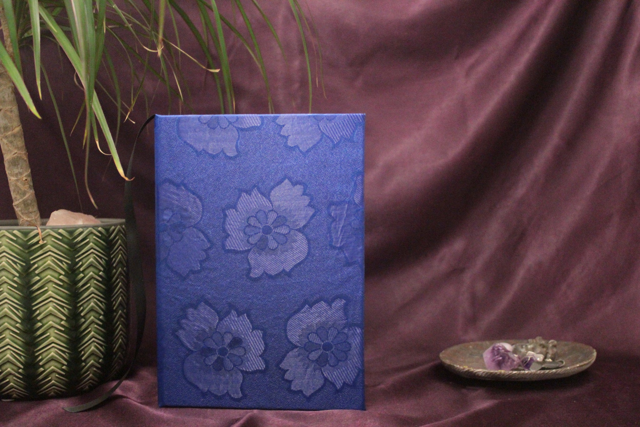 Y E M O J A - A5 Deep Blue 3D Textured Floral Notebook